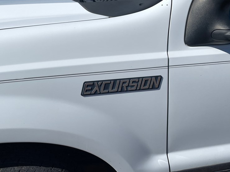 2003-ford-excursion-image-46
