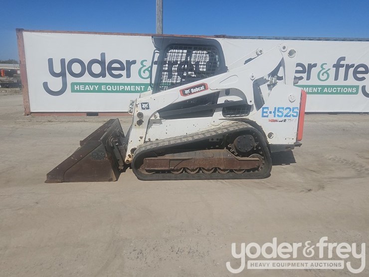 2016-bobcat-t740-image-2