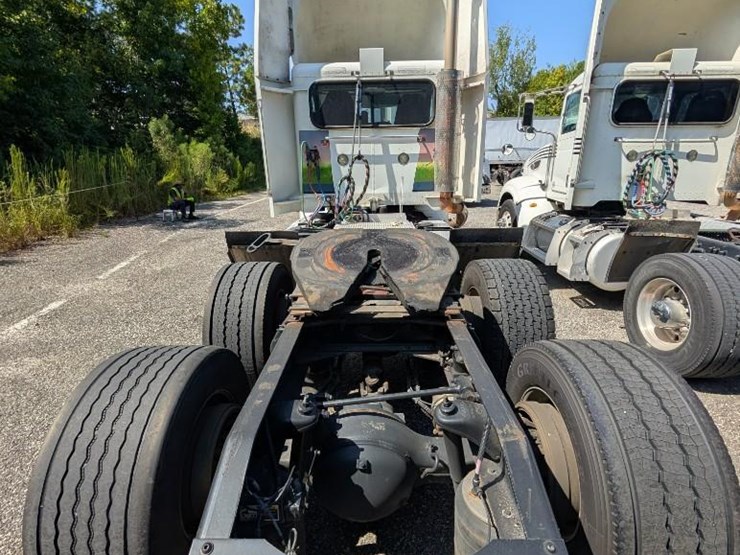 2011-peterbilt-386-image-15