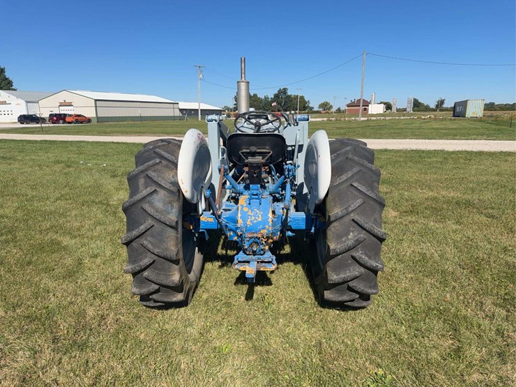ford-tractor-image-6