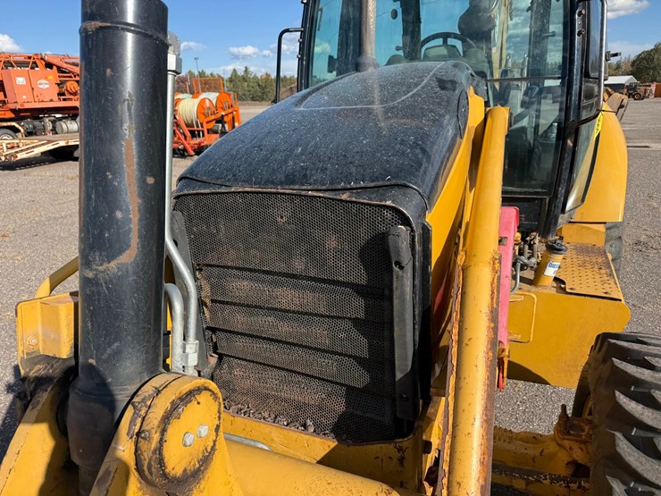caterpillar-420e-image-32