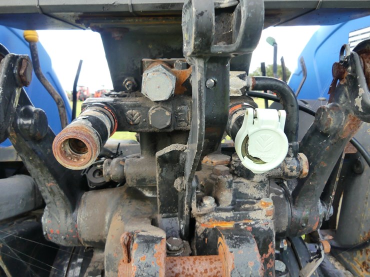 new-holland-tn75-image-8
