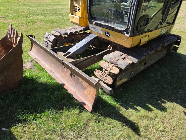 2017-deere-75g-image-9