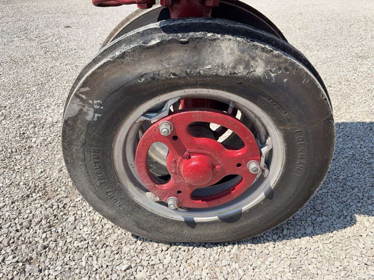 farmall-400-image-14