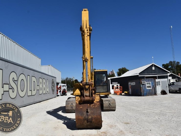 1990-caterpillar-el200b-image-11