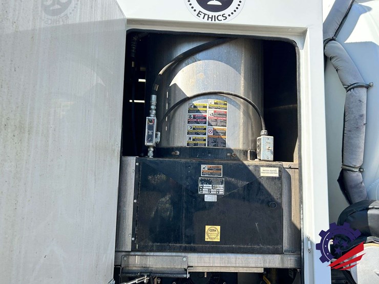 2020-peterbilt-567-image-61