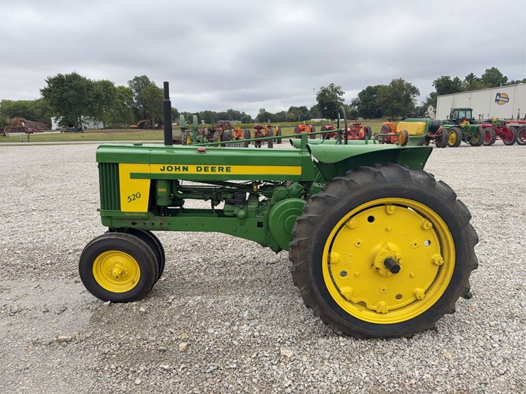 1957-john-deere-520-image-2