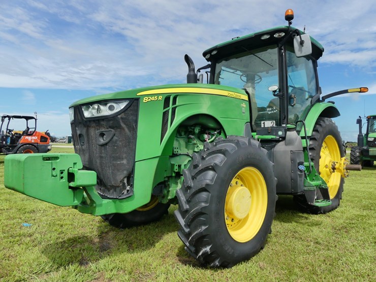 john-deere-8245r-image-1