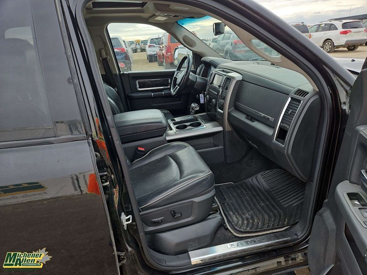 2012-dodge-1500-image-19