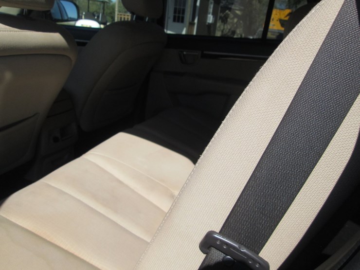 2012-hyundai-santa-fe-image-18