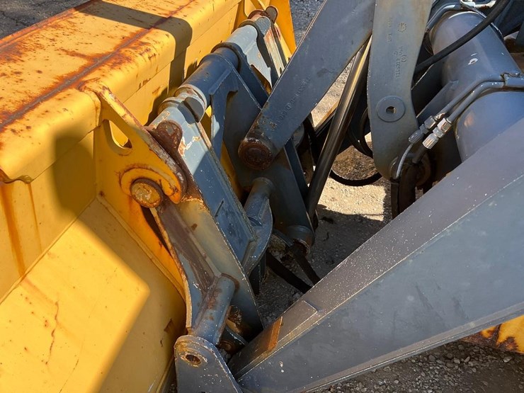 2008-deere-310sj-image-11