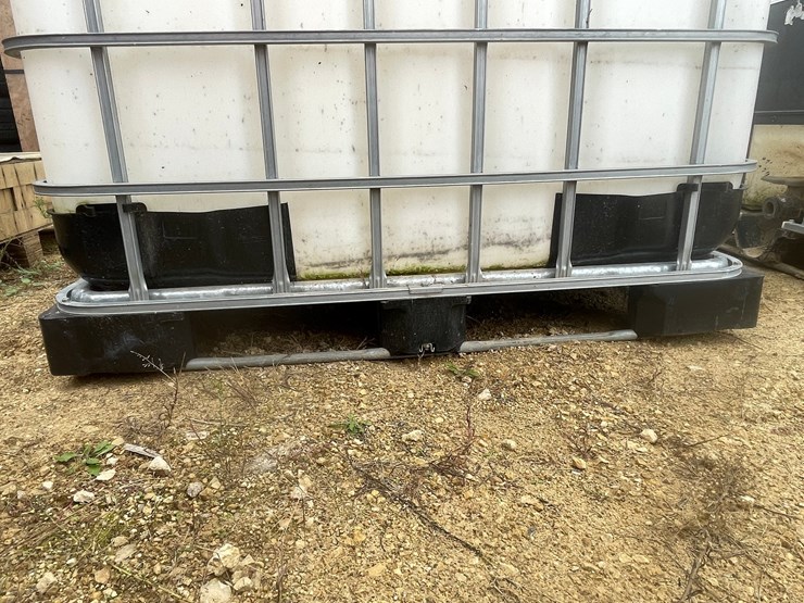 #3043-•-caged-poly-water-totes-image-9