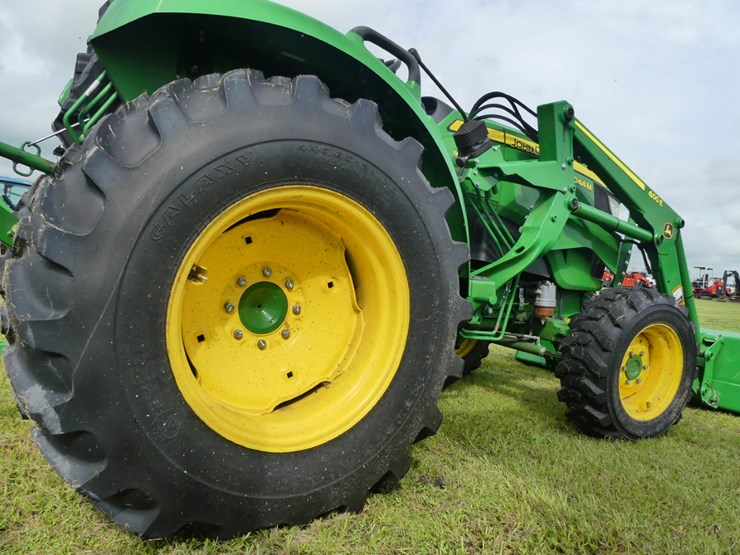 john-deere-4044m-image-5