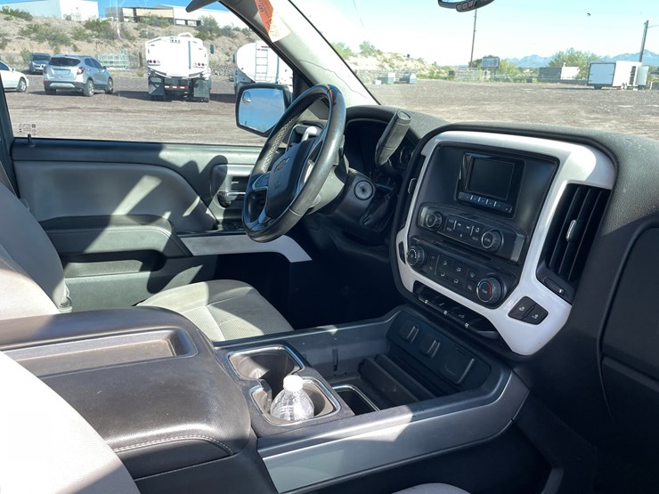 #2754-•-2015-chevrolet-silverado-(title-in-delay)-image-75