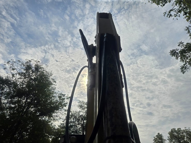 terex-tlb840r-image-70