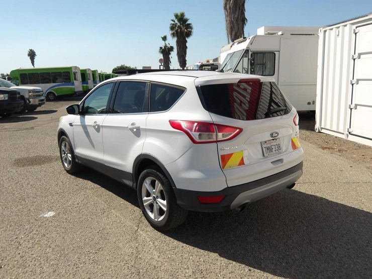 2015-ford-escape-se-image-4