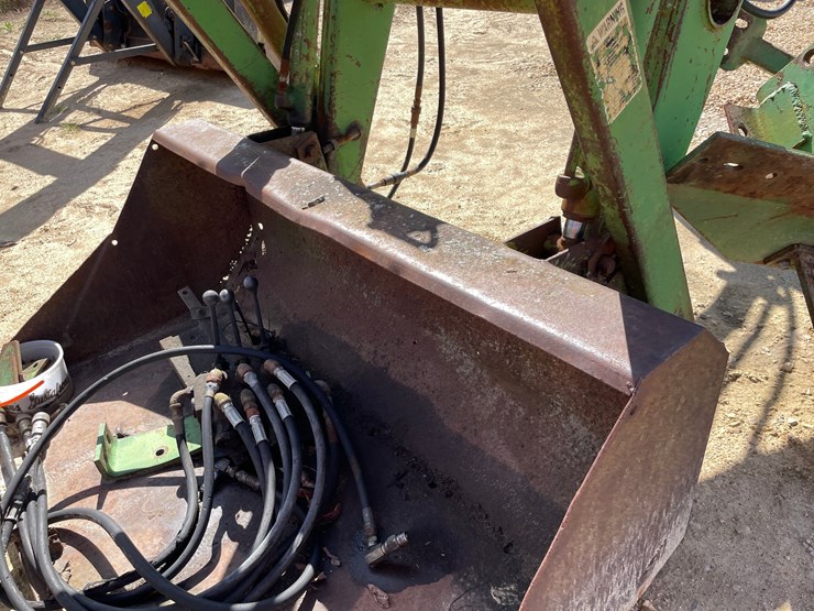 john-deere-148-image-30