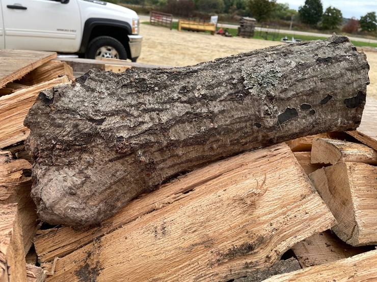 #3052-•-pallet-of-oak-firewood-image-12