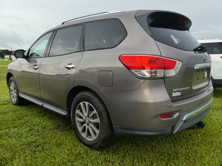2014-nissan-pathfinder-image-4