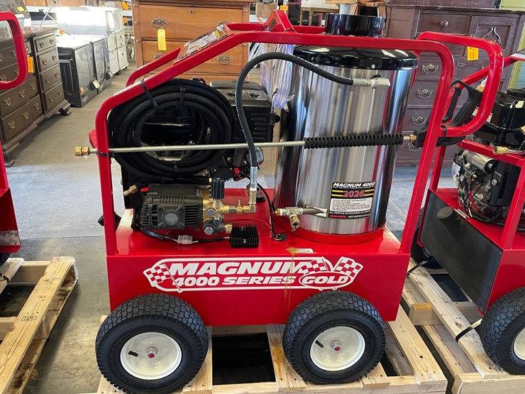 #4641-•-magnum-4000-gold-power-washer-image-2