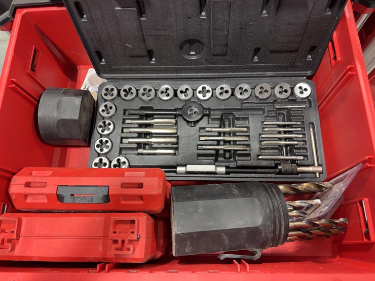 craftsman-tool-box-with-milwaukee-packouts-image-7