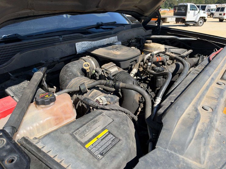 2015-chevrolet-silverado-2500-image-8