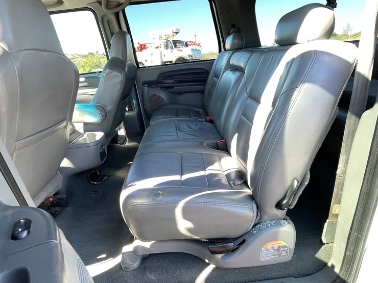 2003-ford-excursion-image-18