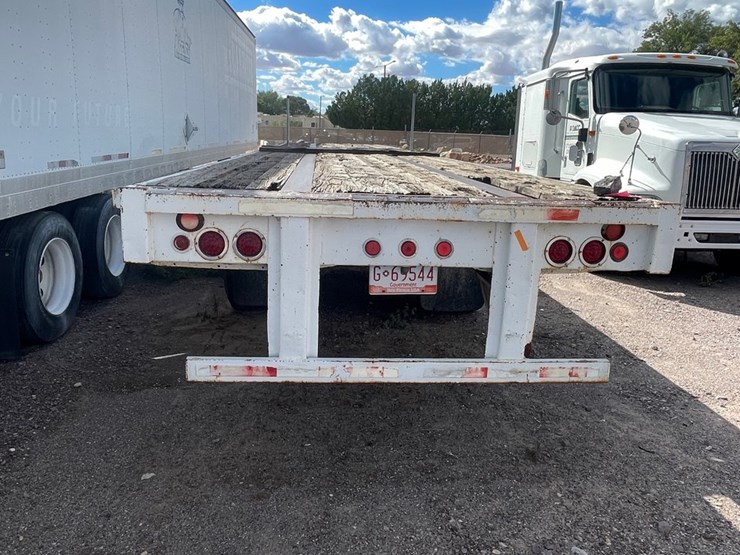 #2770-•-1966-hobbs-flatbed-trailer-(has-nm-title)(offsite-at-nmsu)-image-4