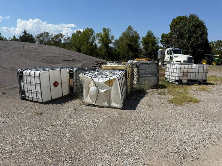 #46843-•-lot-of-poly-tanks-w/cages-inv#46843-image-2