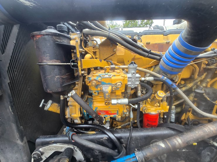 2000-peterbilt-379-image-21