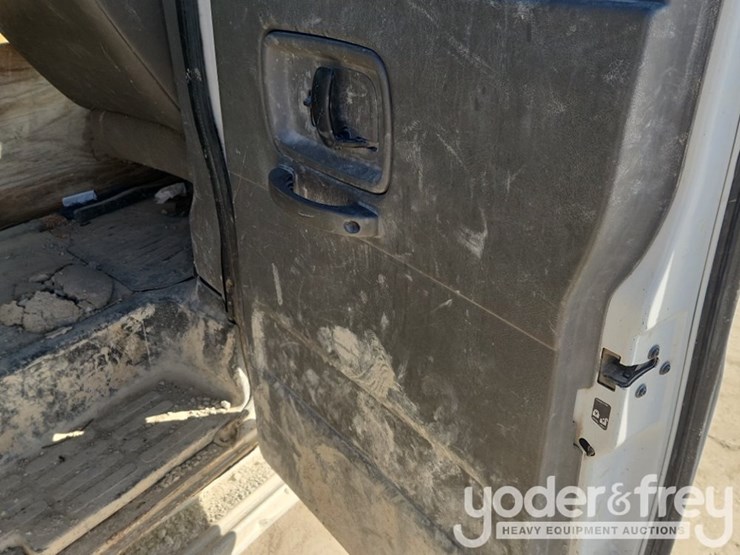 2005-chevrolet-3500-image-35