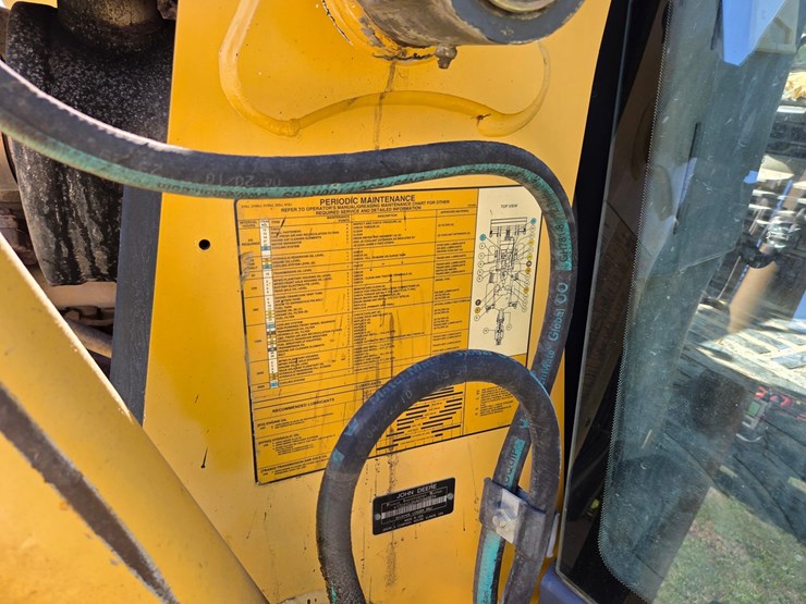 2010-deere-310j-image-36