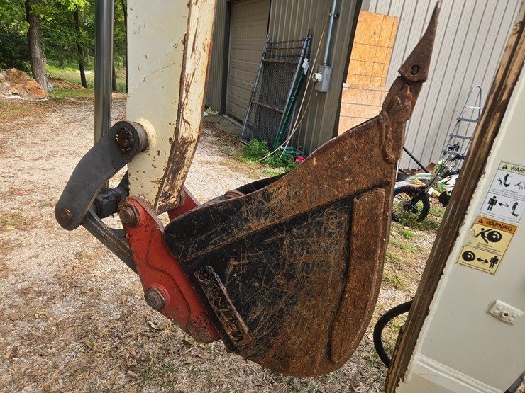 terex-tlb840r-image-63