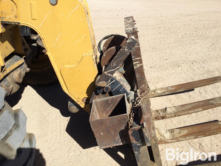 2009-caterpillar-th407-image-15
