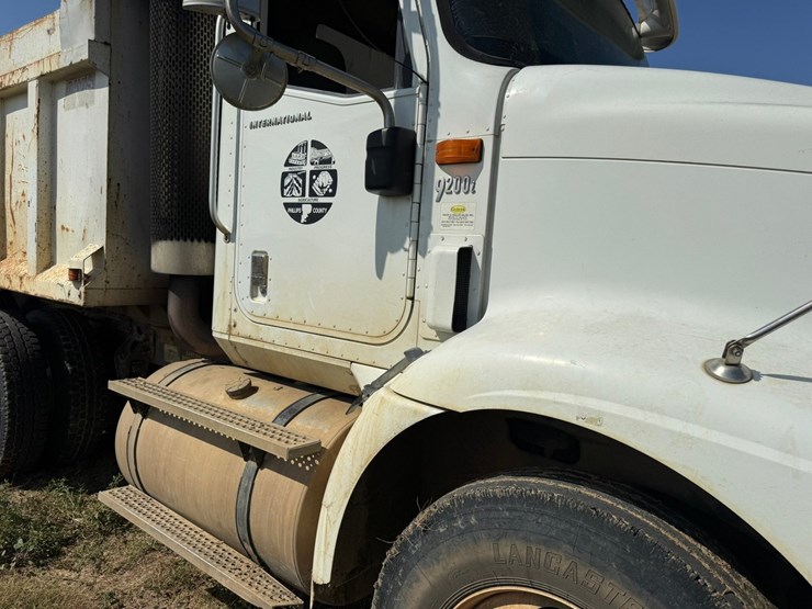 2005-international-9200i-image-25
