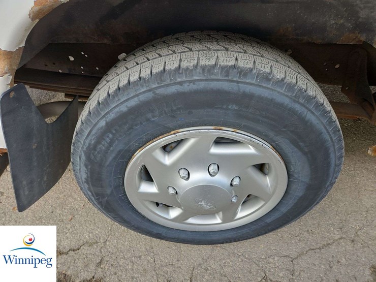 2011-ford-cargo-image-11