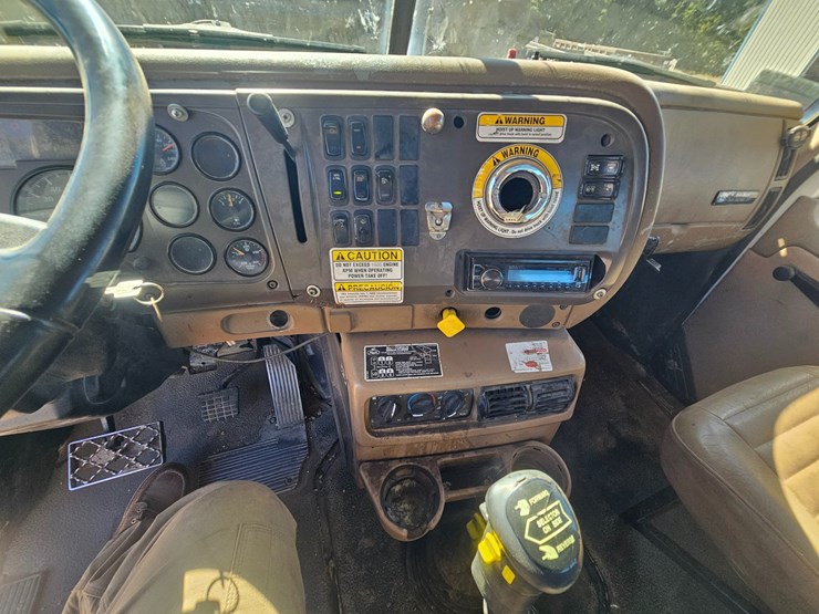 2007-mack-cl713-image-53