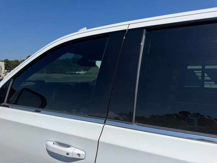 2021-chevrolet-tahoe-image-13