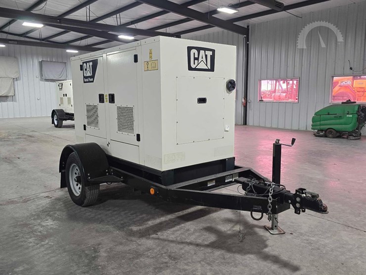 2015-caterpillar-xq30-8-image-4