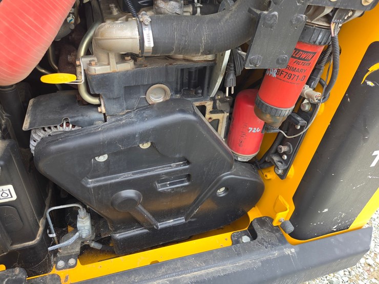jcb-225t-image-23