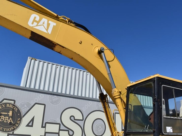 1990-caterpillar-el200b-image-37