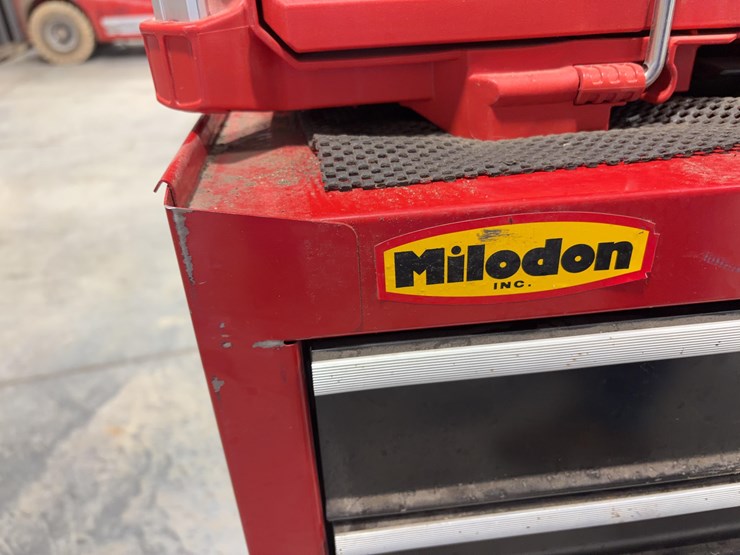 craftsman-tool-box-with-milwaukee-packouts-image-5