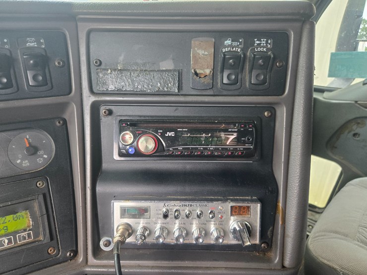 1998-kenworth-t2000-image-52