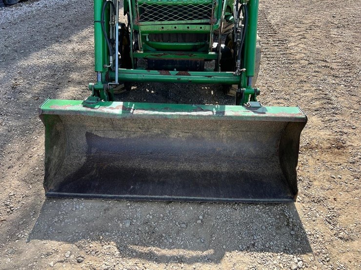 john-deere-3120-image-10