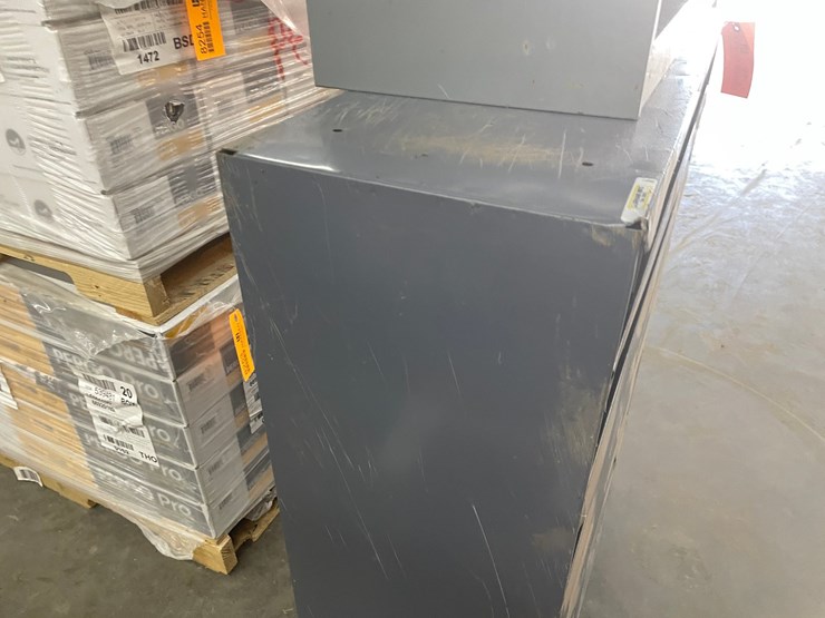 #3019-•-(2)-metal-storage-bins-image-16