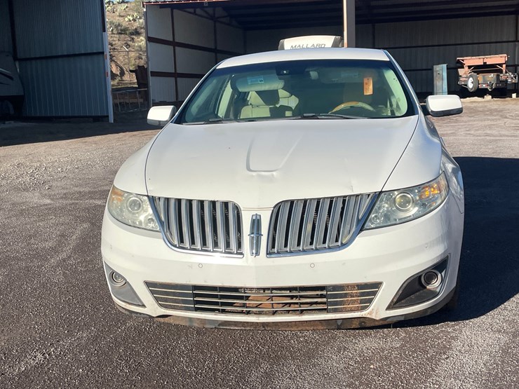 #2759-•-2010-lincoln-mks-(has-nm-title)-image-2
