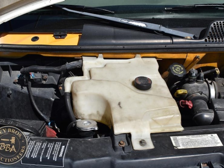 2001-chevrolet-3500-image-34