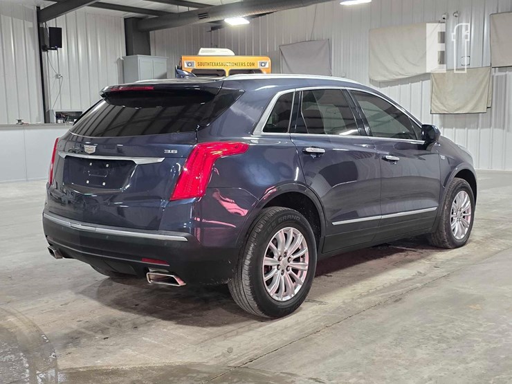 2019-cadillac-xt5-image-3