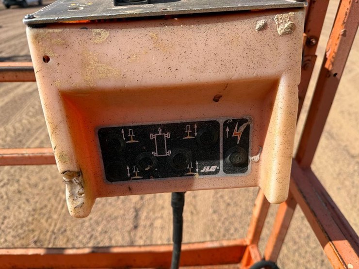 jlg-33rts-image-25