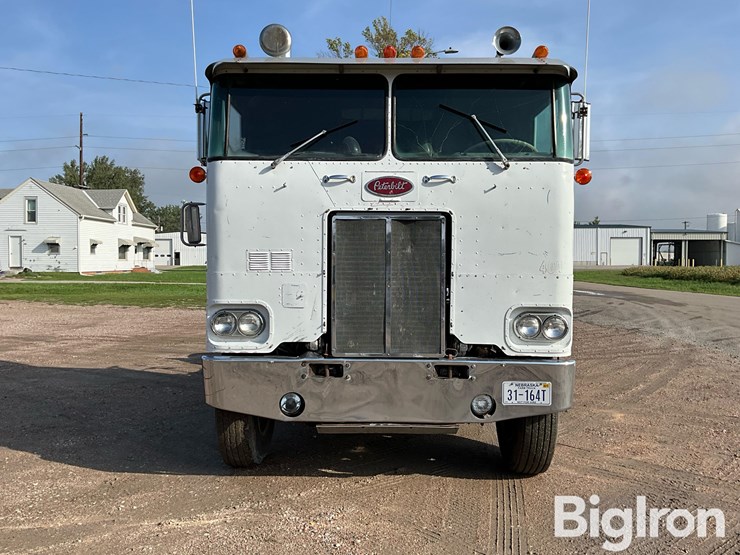 1978-peterbilt-352-image-2